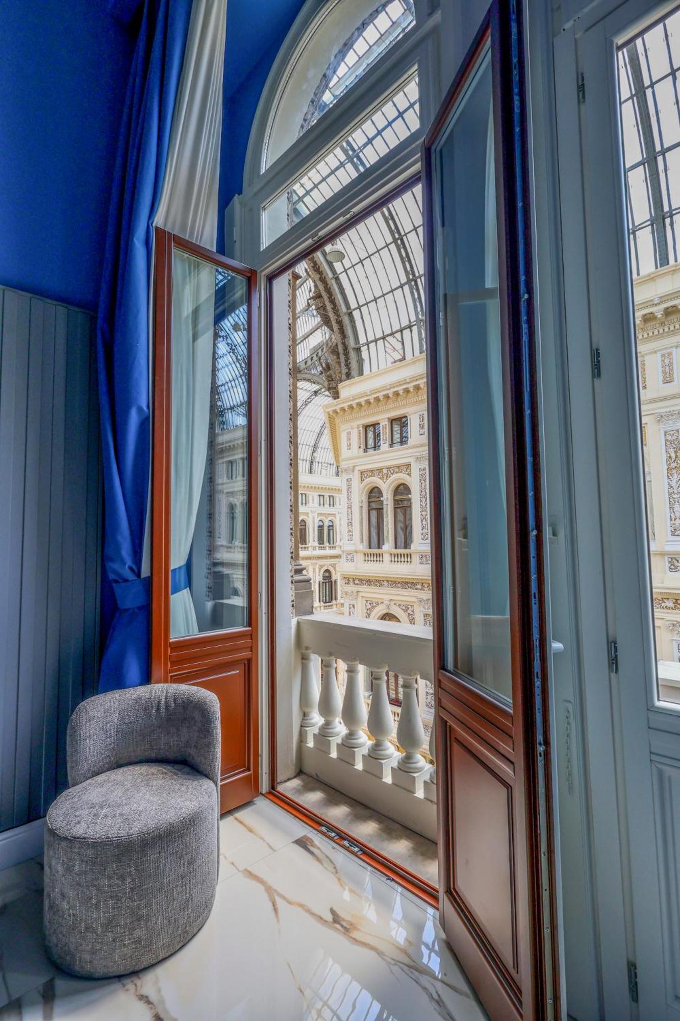 Maison San Carlo Luxury Suites نابولي المظهر الخارجي الصورة