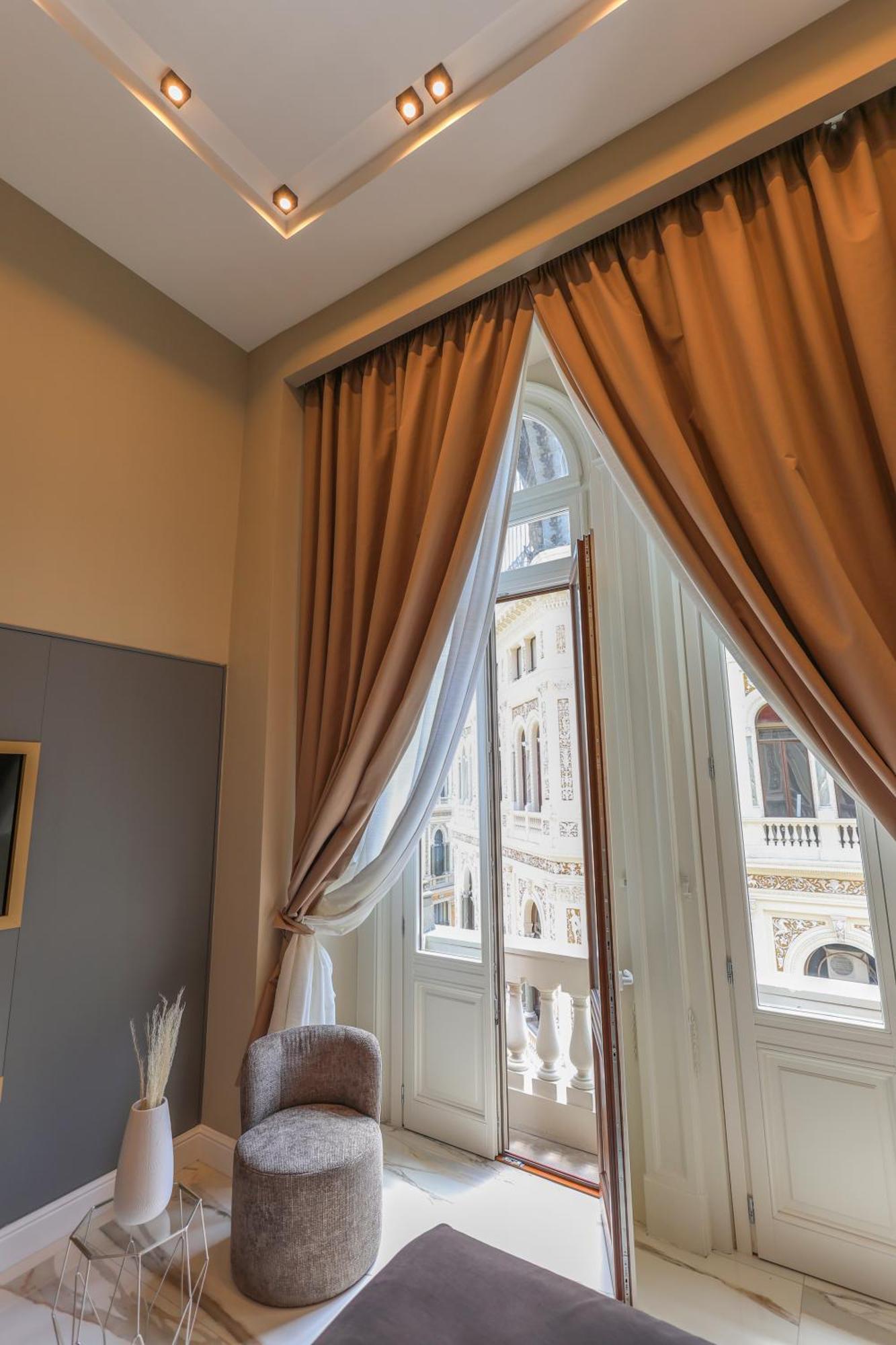 Maison San Carlo Luxury Suites نابولي المظهر الخارجي الصورة