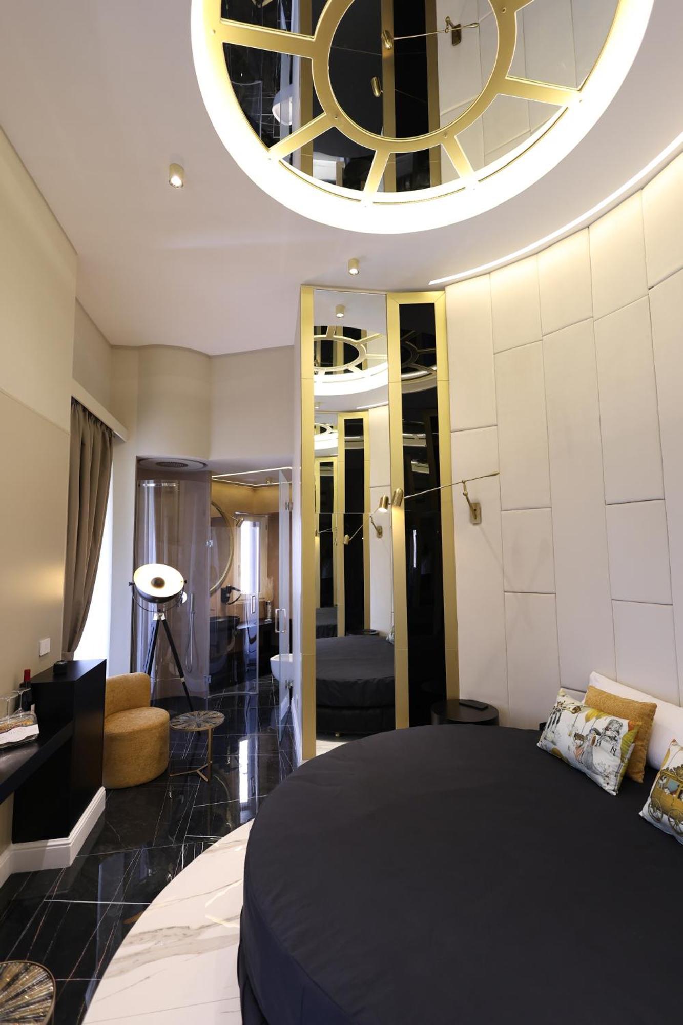 Maison San Carlo Luxury Suites نابولي المظهر الخارجي الصورة