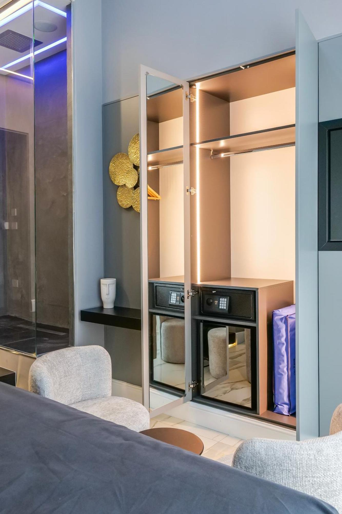 Maison San Carlo Luxury Suites نابولي المظهر الخارجي الصورة