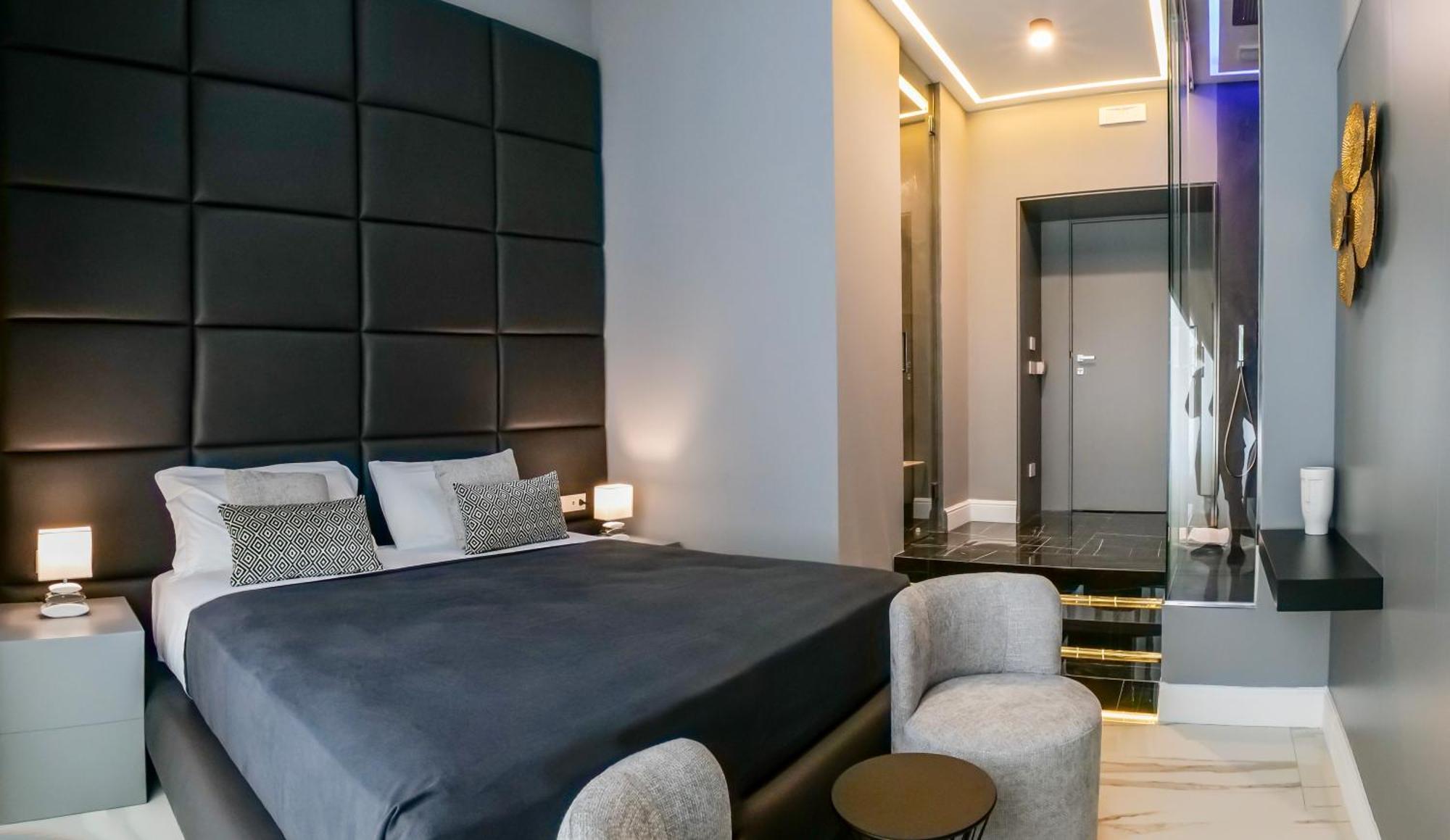Maison San Carlo Luxury Suites نابولي المظهر الخارجي الصورة